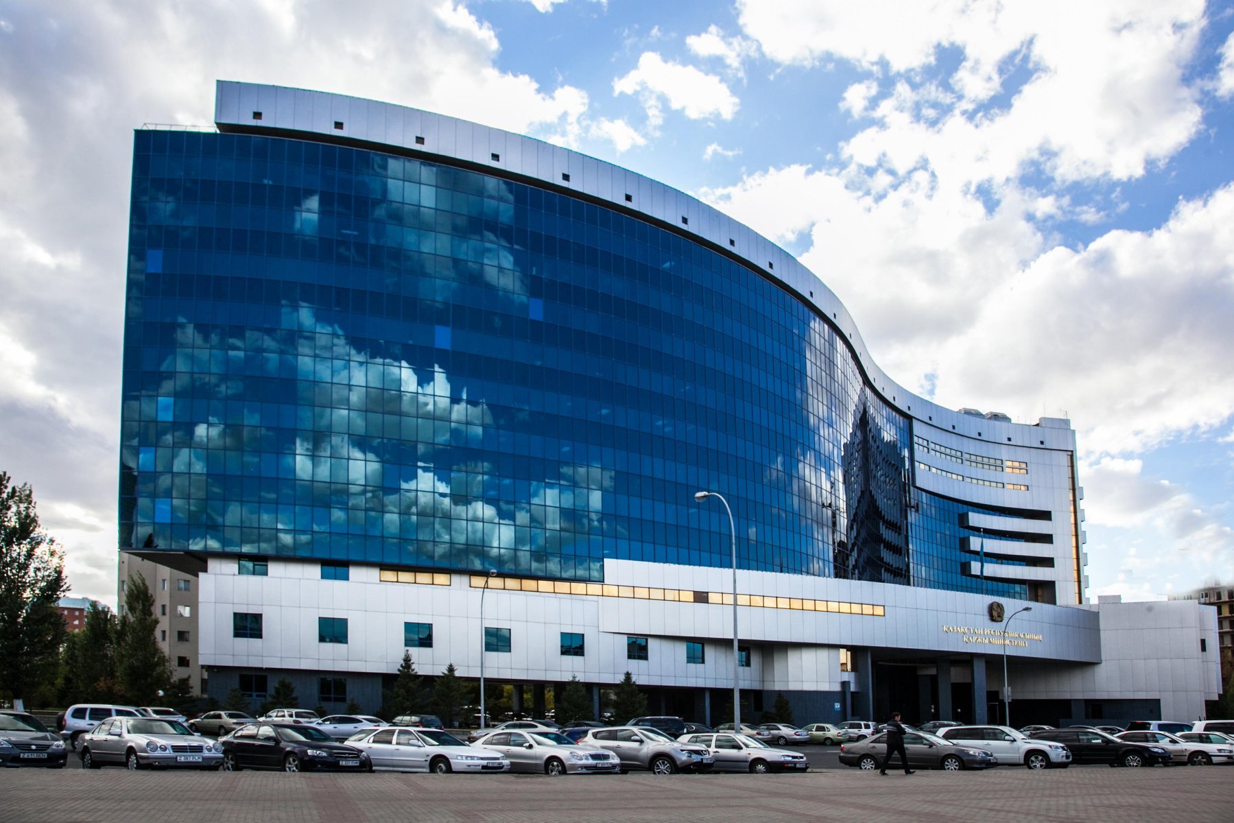 قارجى ءمينيسترى: كەدەندىك شەكاراداعى سىبايلاس جەمقورلىق كورىنىستەرى ازايادى