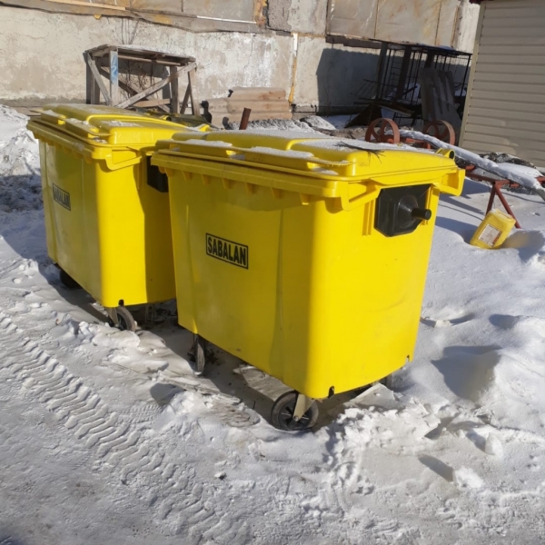 قاراعاندى مەكتەپتەرىنە قوقىستى بولەكتەپ جينايتىن كونتەينەرلەر قويىلادى