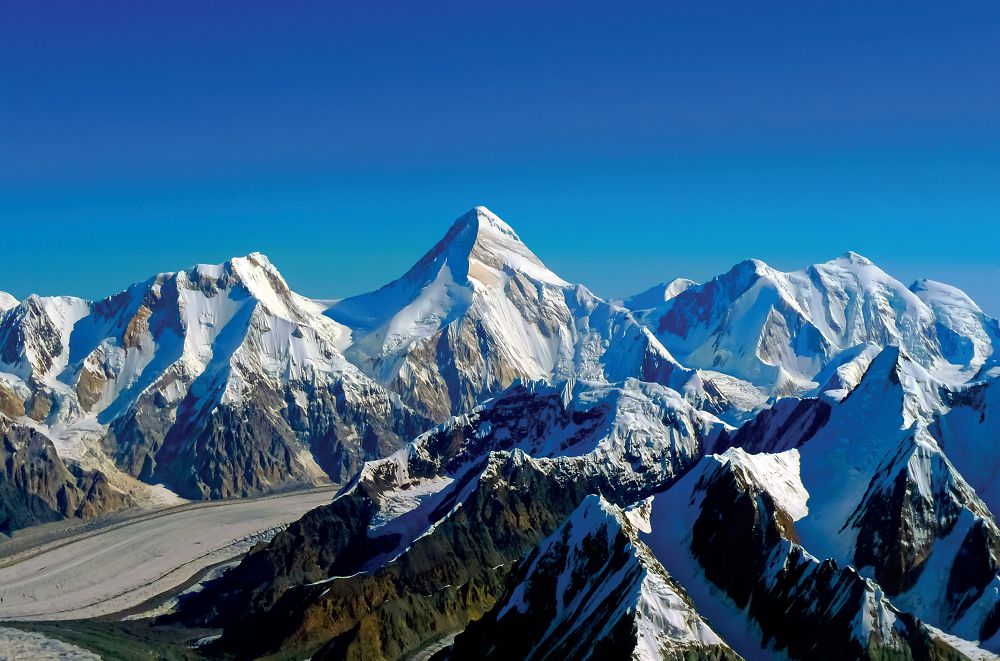 مۇزدىقتار شەگىنىپ بارادى…