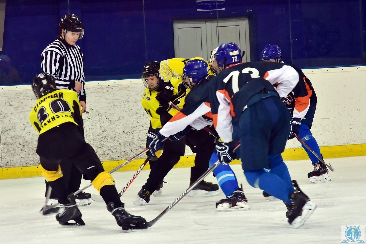 قاراعاندىلىق حوككەيشىلەر قولا جۇلدەگە قول جەتكىزدى

