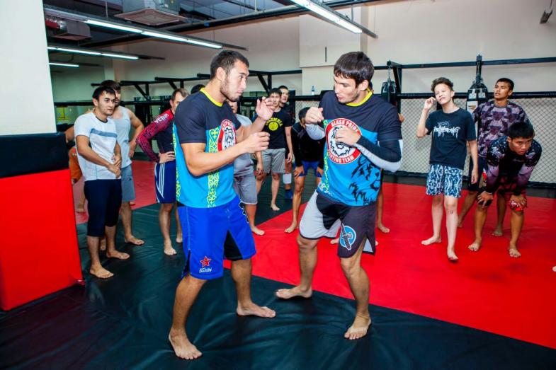 الماتىدا ەرەجەسىز جەكپە-جەكتەن جارىس وتەدى