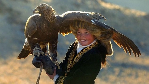 الەمگە ايگىلى بولعان قازاق قىزى الداعى ۋاقىتتا امەريكاعا اتتانادى  