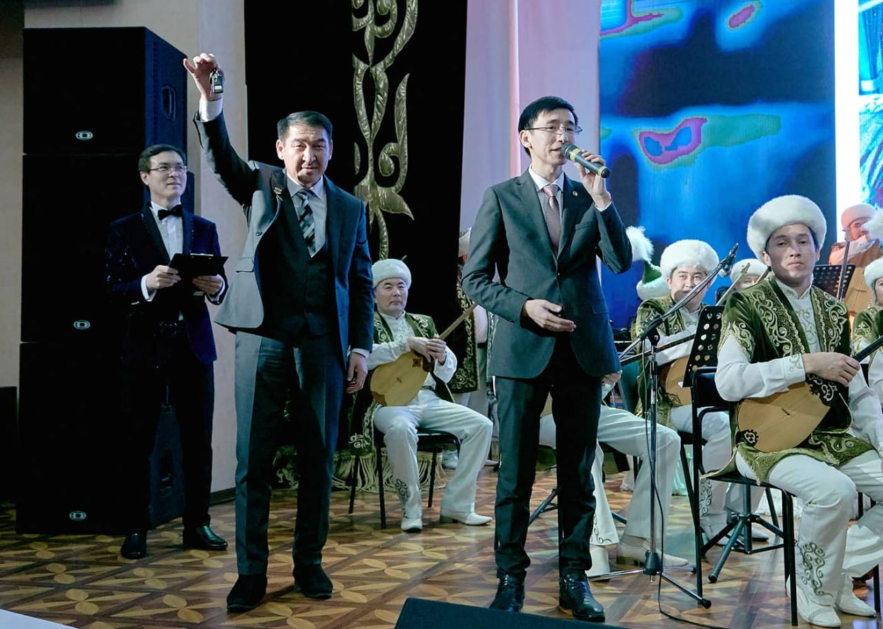 وبلىستىق فيلارمونياعا اۆتوبۋس سىيعا تارتتى