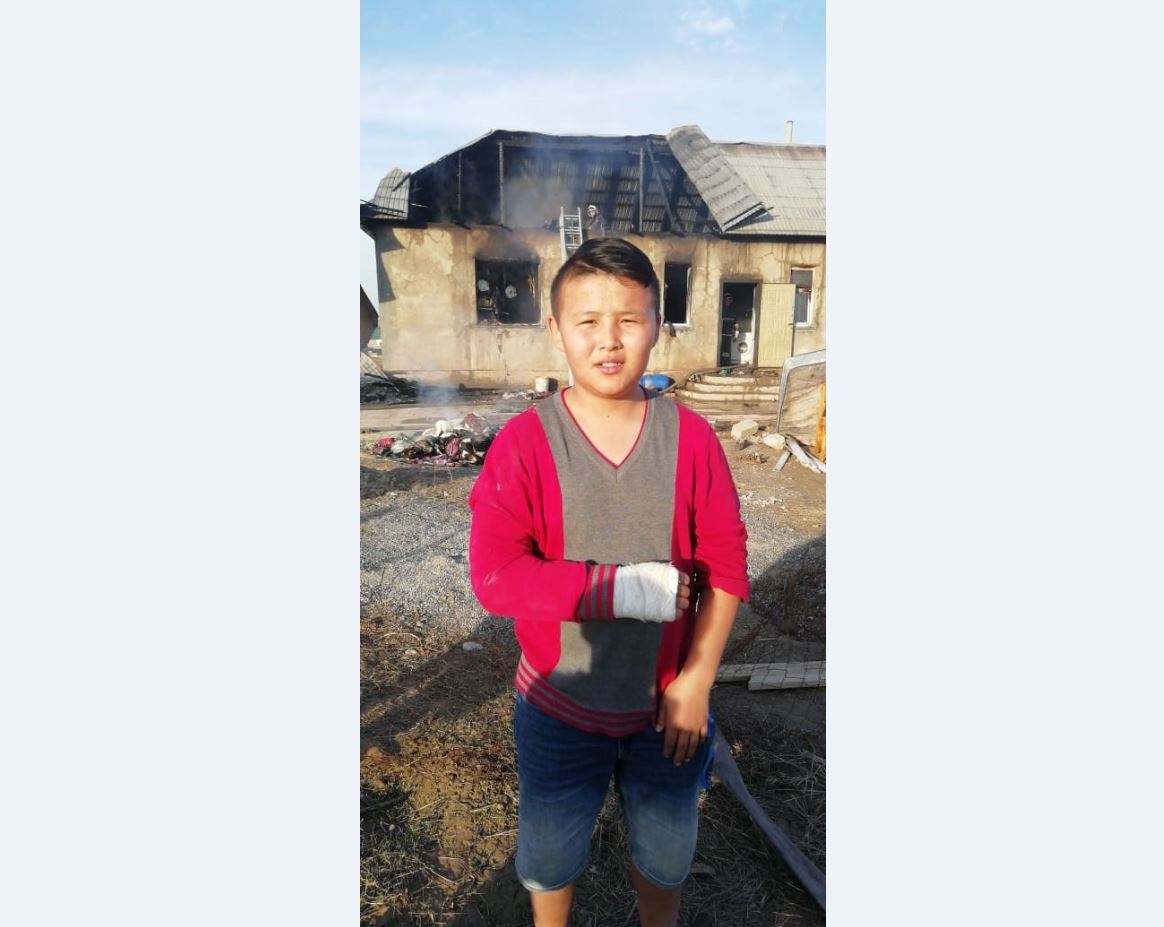 13 جاسار باقىتجان ەكى بالانى ورتتەن قۇتقاردى