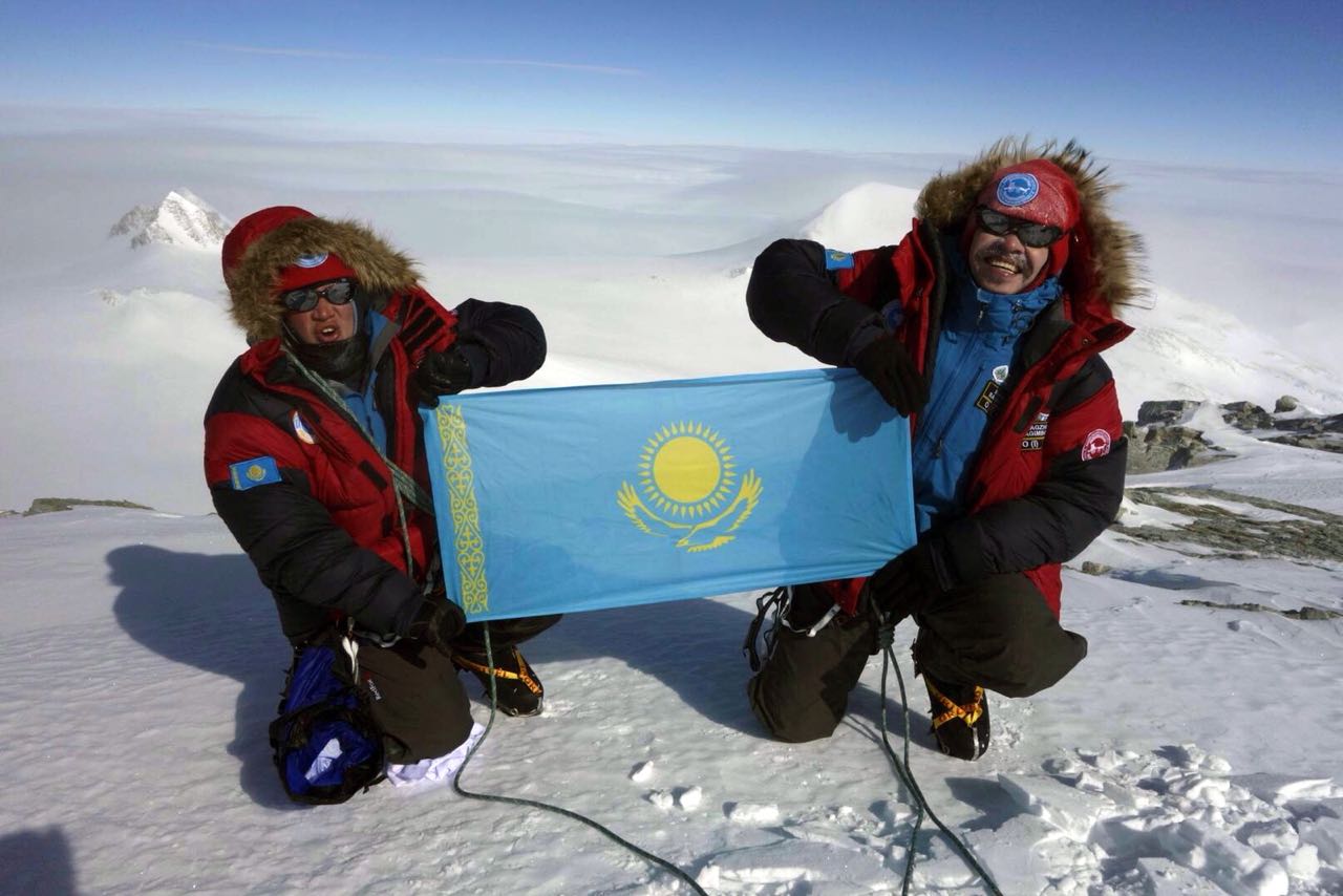 جەر جاھاندى شارلاعان ماعجان