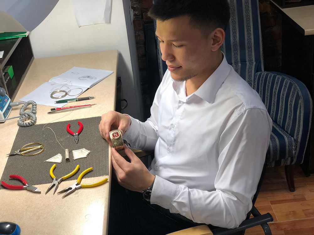 ساياتتىڭ اقزەر بۇيىمدارى