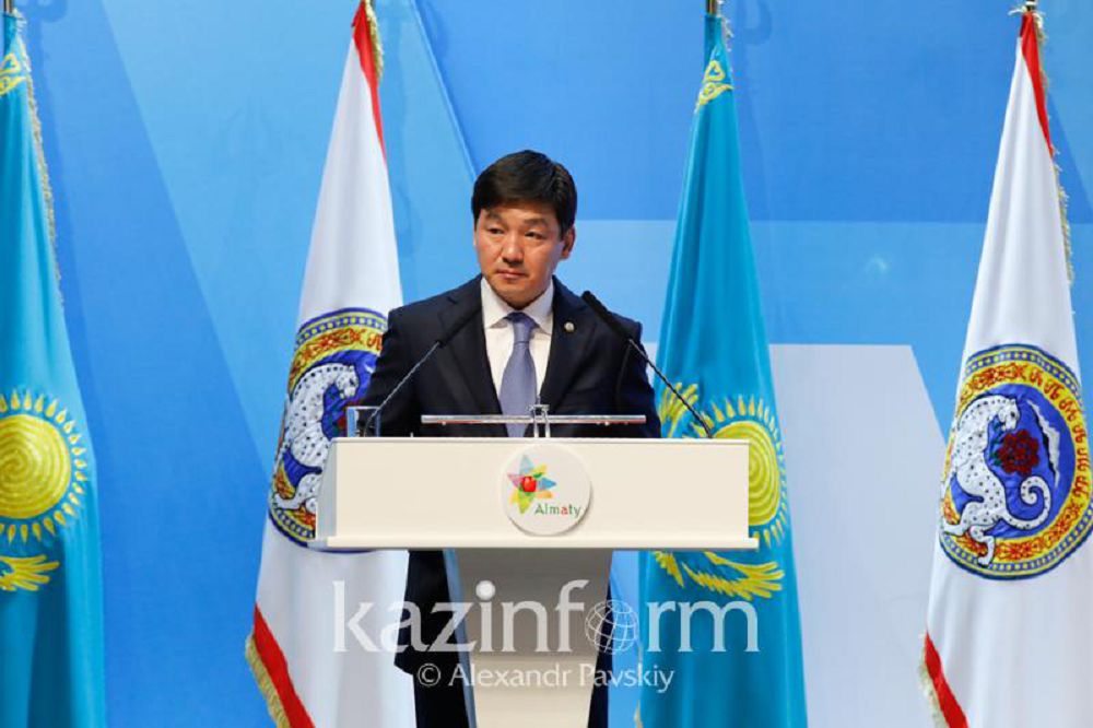 ادامدارى اۆتوبۋسپەن جۇرەتىن قالا باقۋاتتى