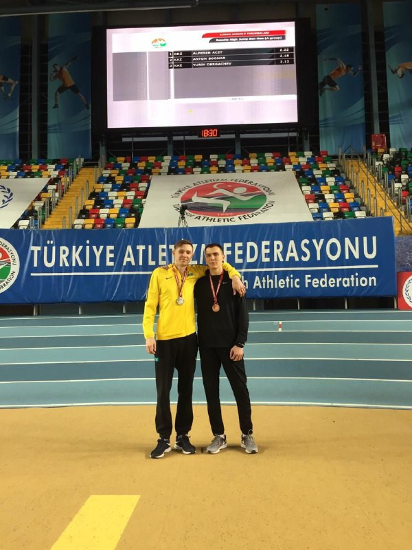 انتون بودنار مەن يۋري دەرگاچەۆ جەڭىل اتلەتيكادان حالىقارالىق تۋرنيردە جۇلدە الدى