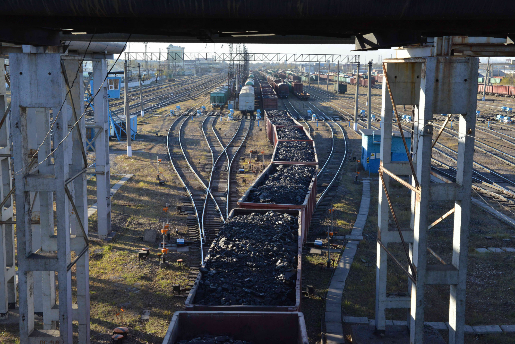 كەشە ەلورداعا ءبىر مىڭ توننادان استام كومىر جەتكىزىلدى