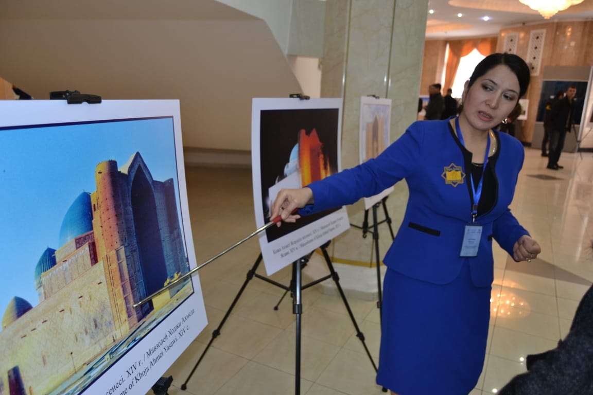 وزبەكستاندا « ۇلى دالا مۇرالارى» كورمەسى اشىلدى