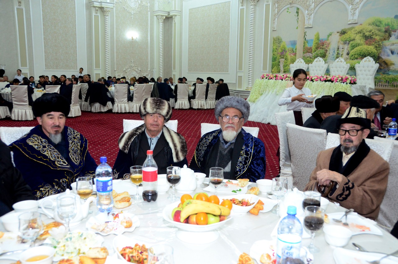 شىمكەنتتىكتەر كورشىلەرىنە ىزەت كورسەتتى