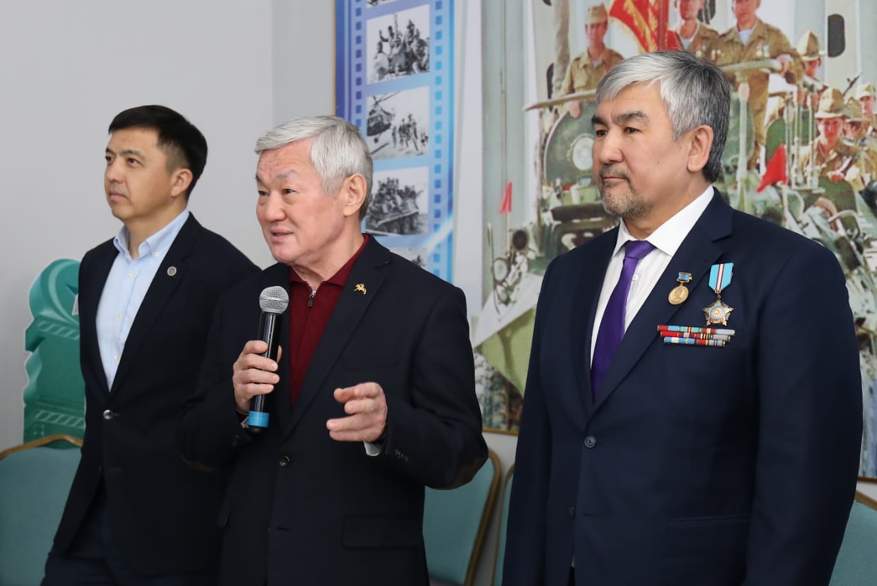 بەردىبەك ساپارباەۆ اقتوبەدەگى جاڭا نىسانداردىڭ قۇرىلىس بارىسىن تەكسەردى