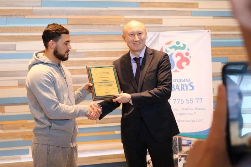 سادريددين احمەدوۆ قازاقستان ءتۋريزمىنىڭ ەلشىسى اتاندى