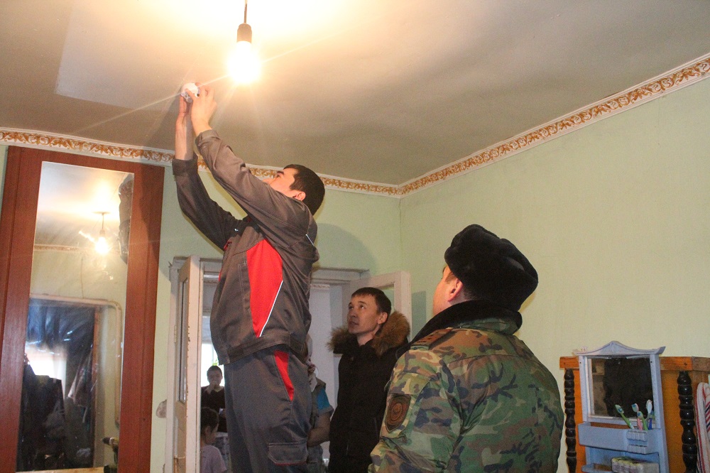 اقتوبەلىك كوپبالالى وتباسىلاردىڭ ۇيلەرىنە ءورت دابىلى ورناتىلۋدا