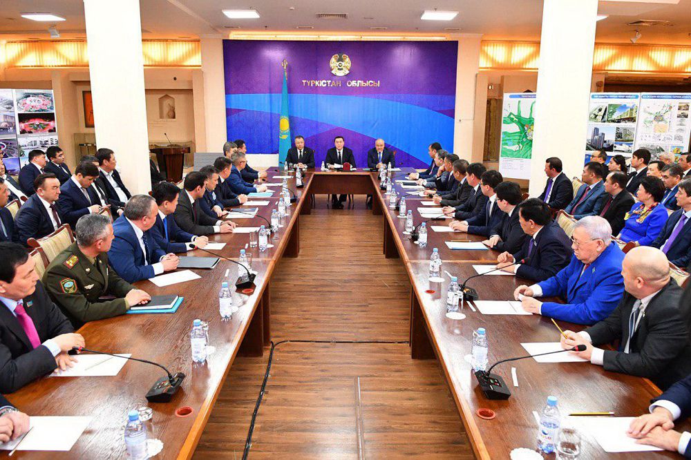 جاڭا اكىمدەردى تانىستىردى