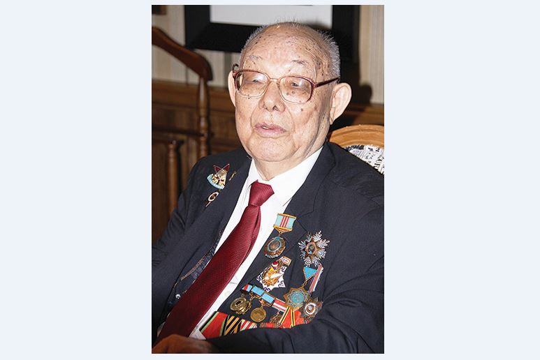 انا ءتىلىنىڭ ابىزى, اكادەميك ءابدۋالي قايدار ومىردەن وزدى