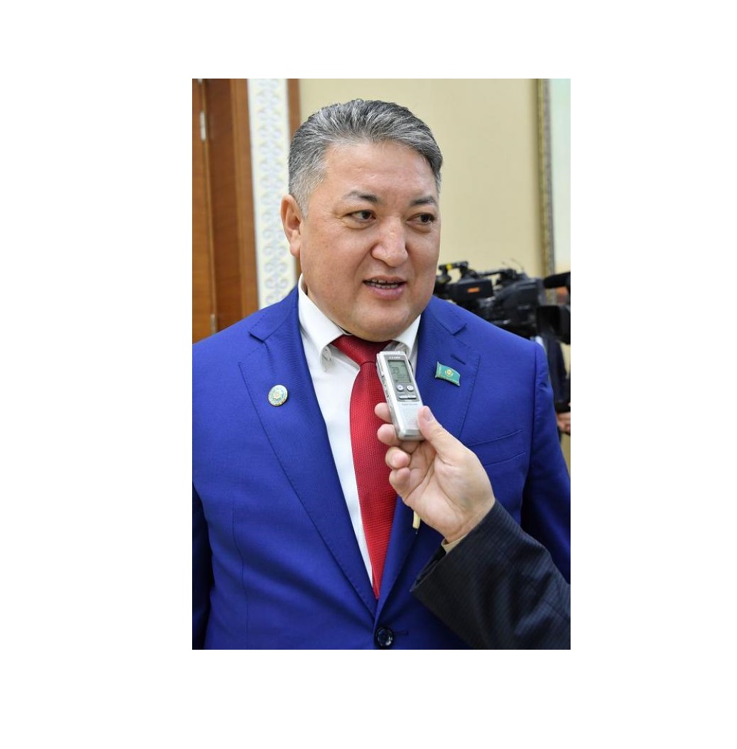 سەزدەن كۇتكەن ءۇمىتىم اقتالدى - بەكزات التىنبەكوۆ