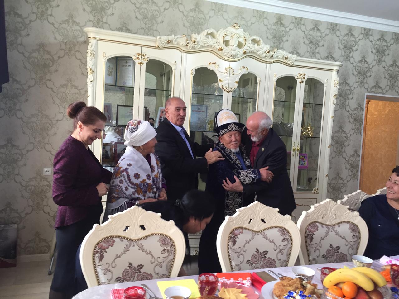 شىمكەنتتىك ەتنوس وكىلدەرى: «قازاق حالقىنىڭ جاقسىلىعىن ەشقاشان ۇمىتپايمىز» 