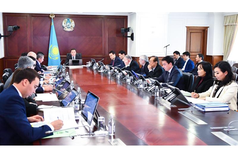 پرەمەر-مينيستر ا. مامين «بايتەرەك» حولدينگىنىڭ ديرەكتورلار كەڭەسىنىڭ وتىرىسىن وتكىزدى