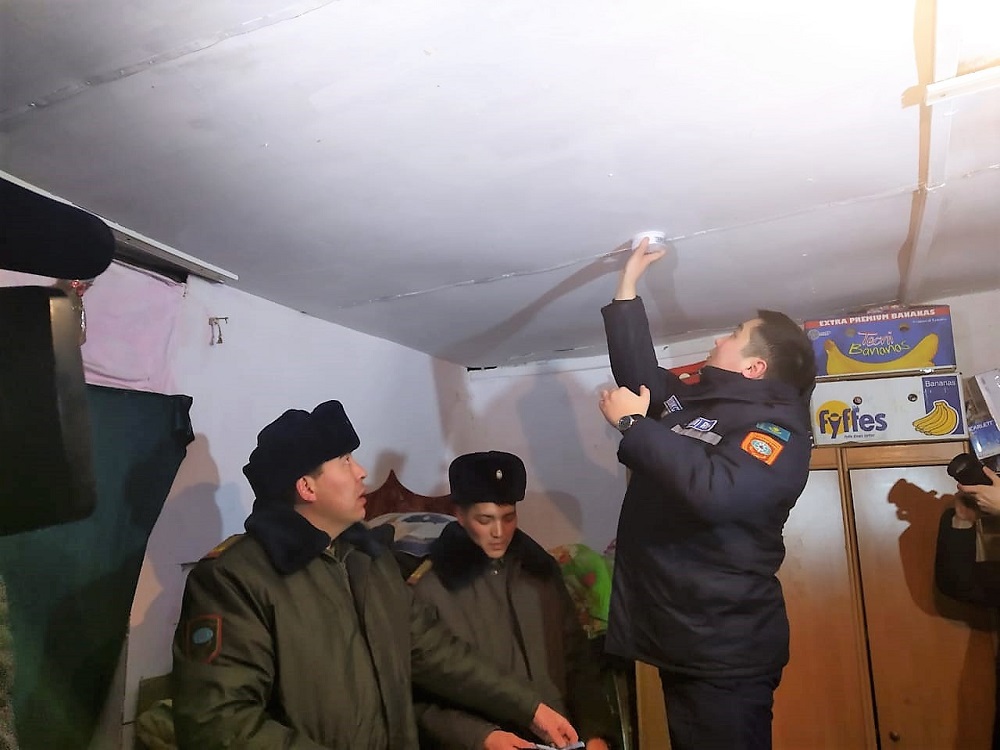 ەلوردادا ارنايى ورناتىلعان داتچيكتەر ءبىر وتباسىنىڭ گازدان ۋلانۋىنا جول بەرمەدى