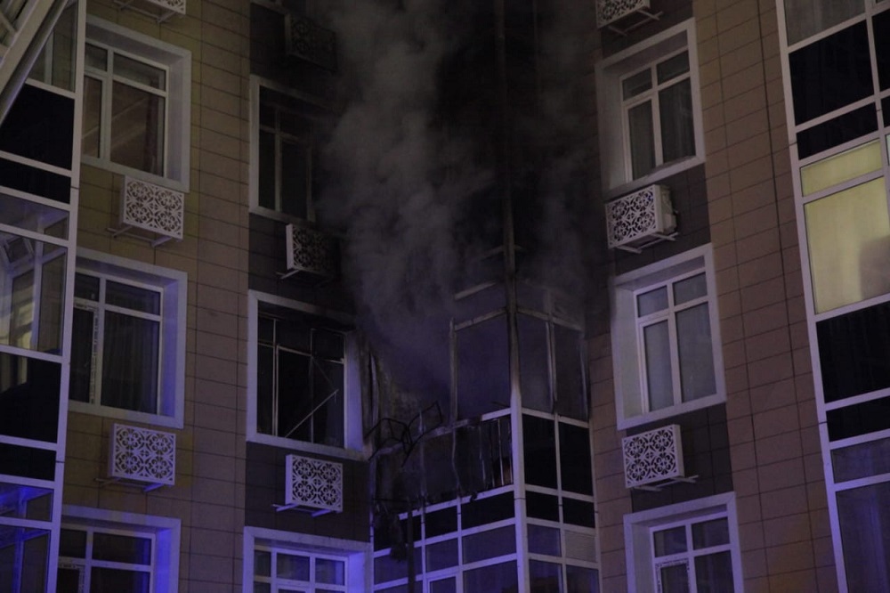 «قامال-4»تك-دەگى ءورت: 25 ادام قۇتقارىلدى