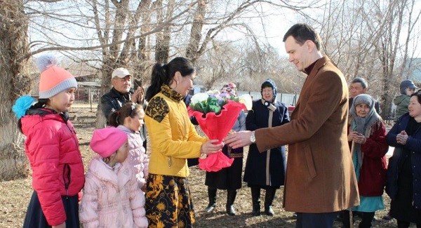 جەتىسۋ كاسىپكەرلەرى جاقسىلىق جاساۋدان جارىسىپ جاتىر