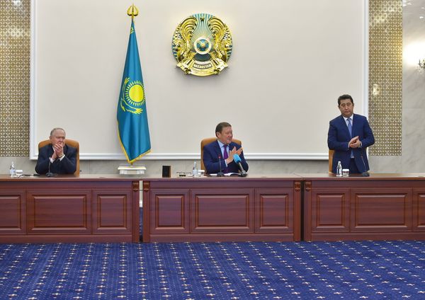 سقو اكiمi ايداربەك ساپاروۆقا العىس بiلدiردi