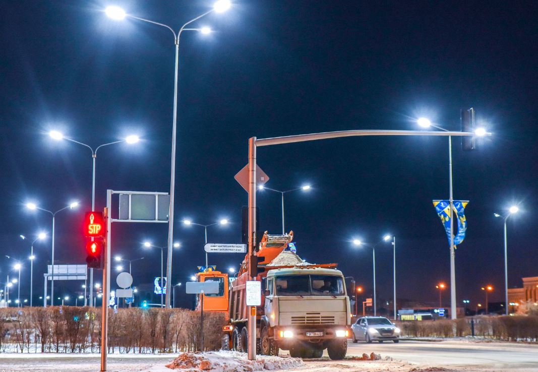 وتكەن تاۋلىكتە قالادان 15,8 مىڭ تەكشە مەتردەن استام قار شىعارىلدى