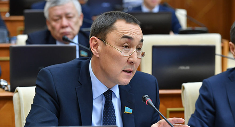 بازالىق لاۋازىمدىق قىزمەتاقىنى كەزەڭىمەن ءوسىرۋ قاجەت – ب.ءابدىرايىم 