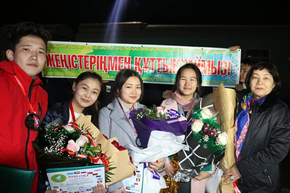 دۋبايدان باس جۇلدەمەن ورالدى