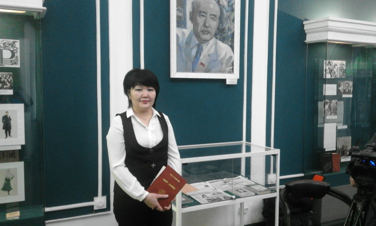 ابايدىڭ اقىن شاكىرتى تولەۋ كوبدىكوۆ كىتابىنىڭ تۇساۋكەسەرى ءوتتى