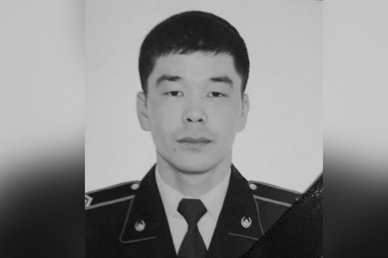 اتىراۋدا پوليتسيا قىزمەتكەرى سۋعا باتقان قىزدى قۇتقارىپ, ءوزى مەرت بولدى