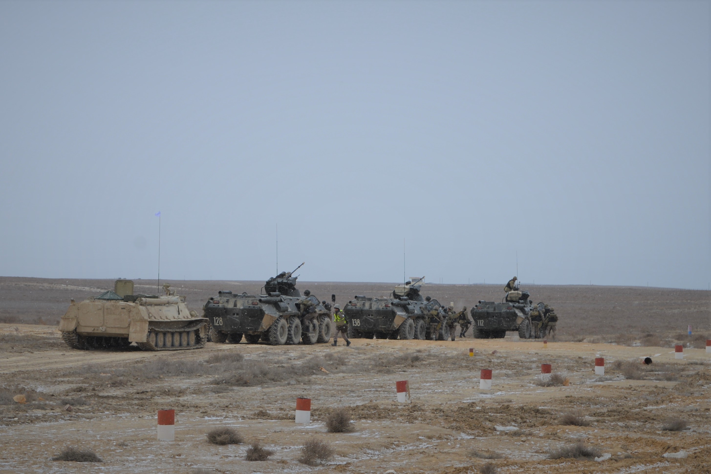 «باتىس» وڭىرلىك قولباسشىلىعىنىڭ تانكىشىلەرى ت-72 تانكىسىنىڭ قارۋ-جاراعىنان شتاتتىق وق اتۋلاردى وتكىزدى