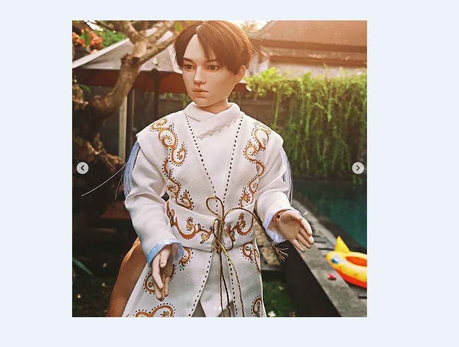 ديماشقا ءوزى بەينەلەنگەن قۋىرشاق سىيعا بەردى