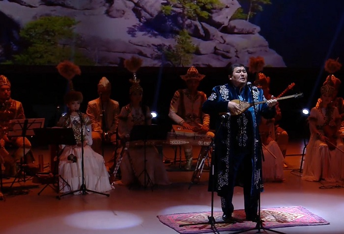 الماتىدا ءداستۇرلى اندەر كەشى ءوتتى