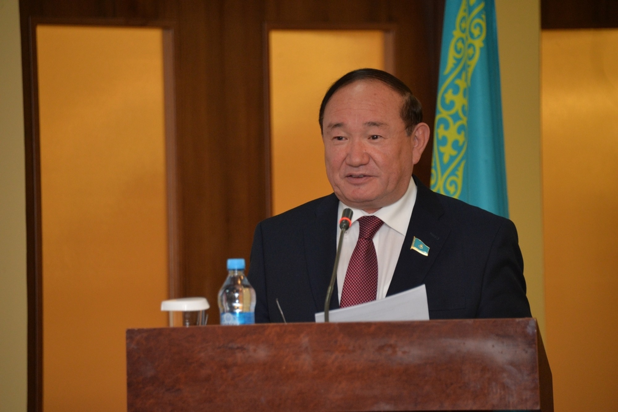 باس قالانى ودان ءارى بيىكتەتە تۇسەدى - ءالي بەكتاەۆ