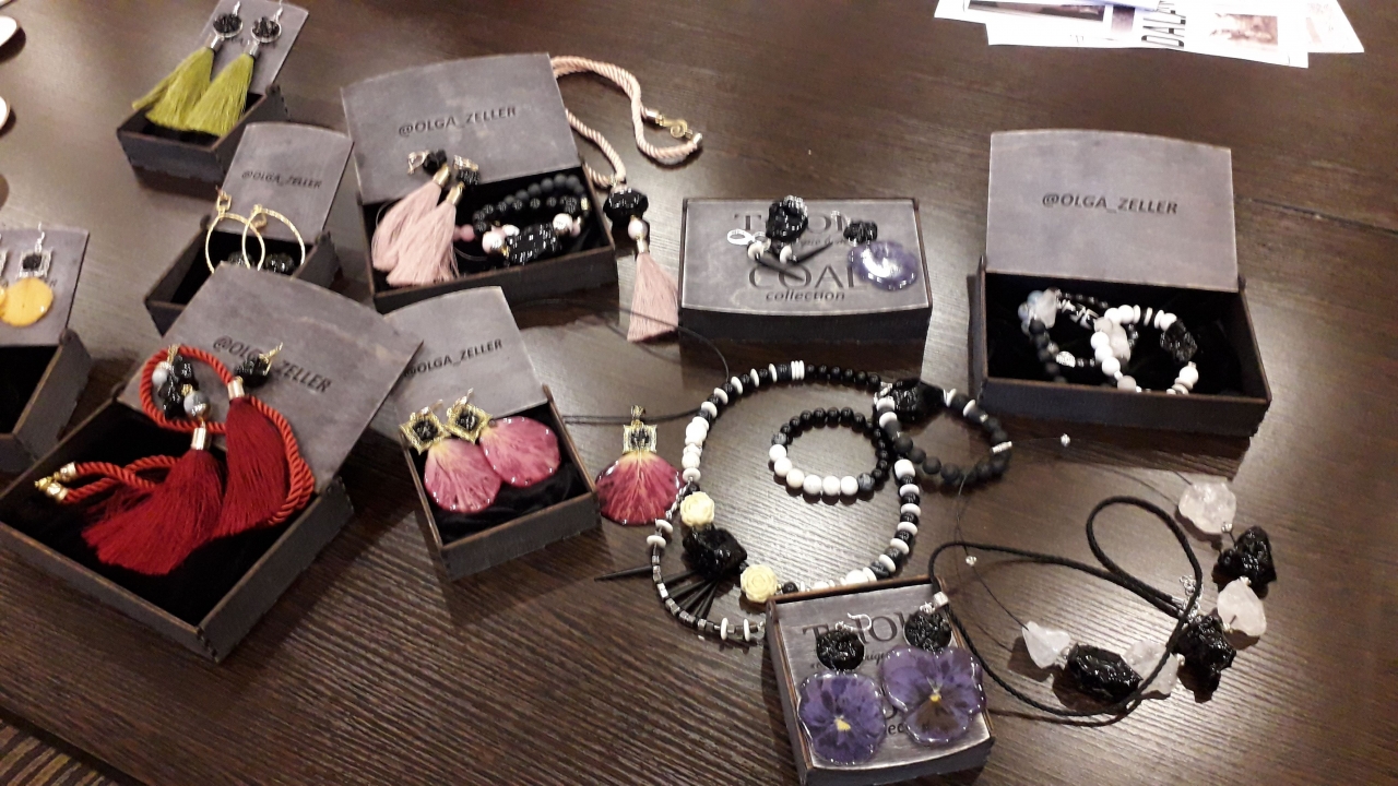 قاراعاندى كومىرىنەن جاسالعان اشەكەيلەر ماسكەۋدەگى حالىقارالىق بايقاۋدا كورسەتىلەدى