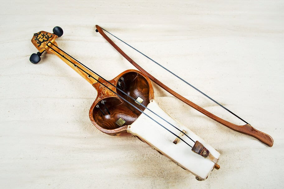 قۇپياسى اشىلماعان قوبىز