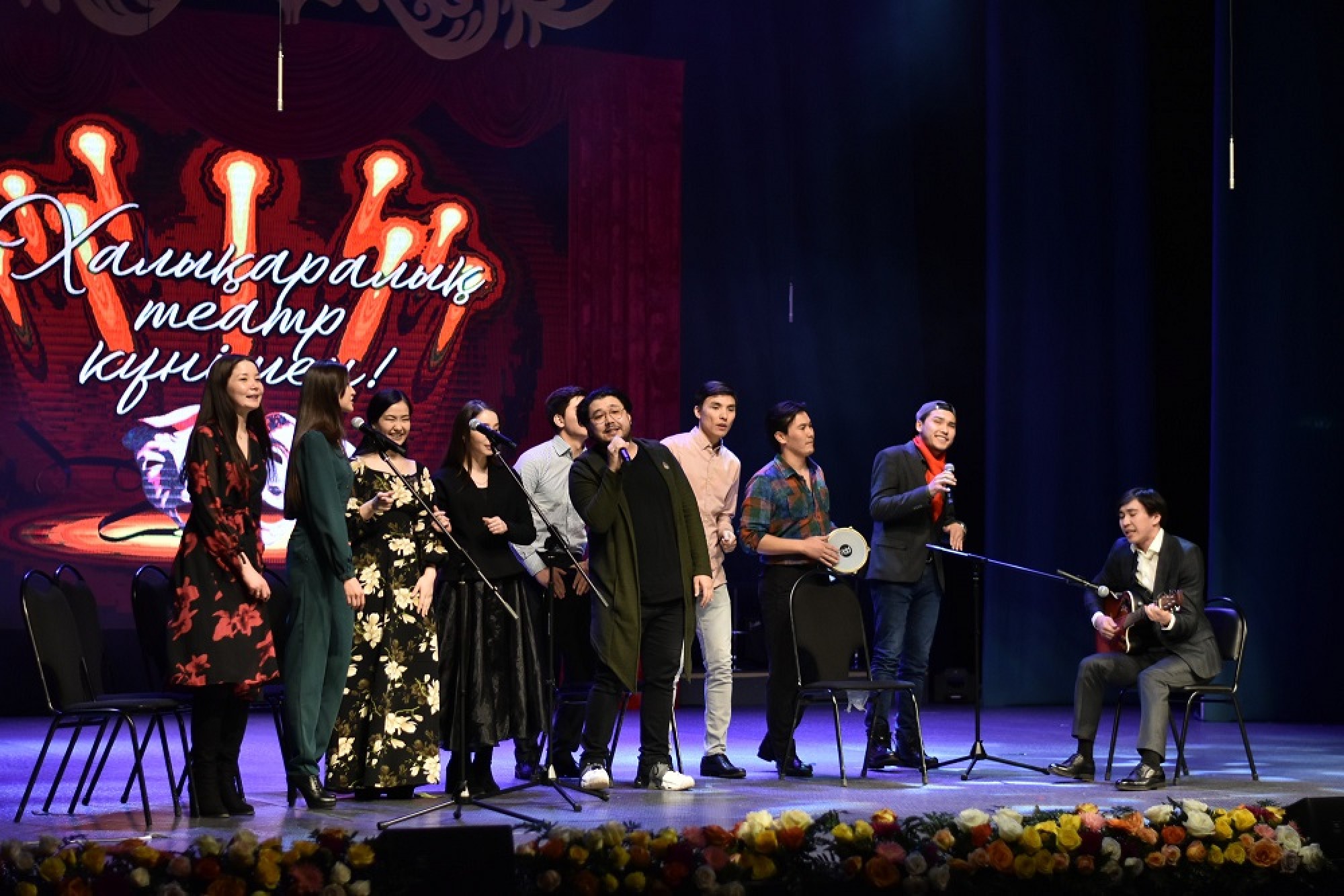 سىرلى ساحنا دۋمانى
