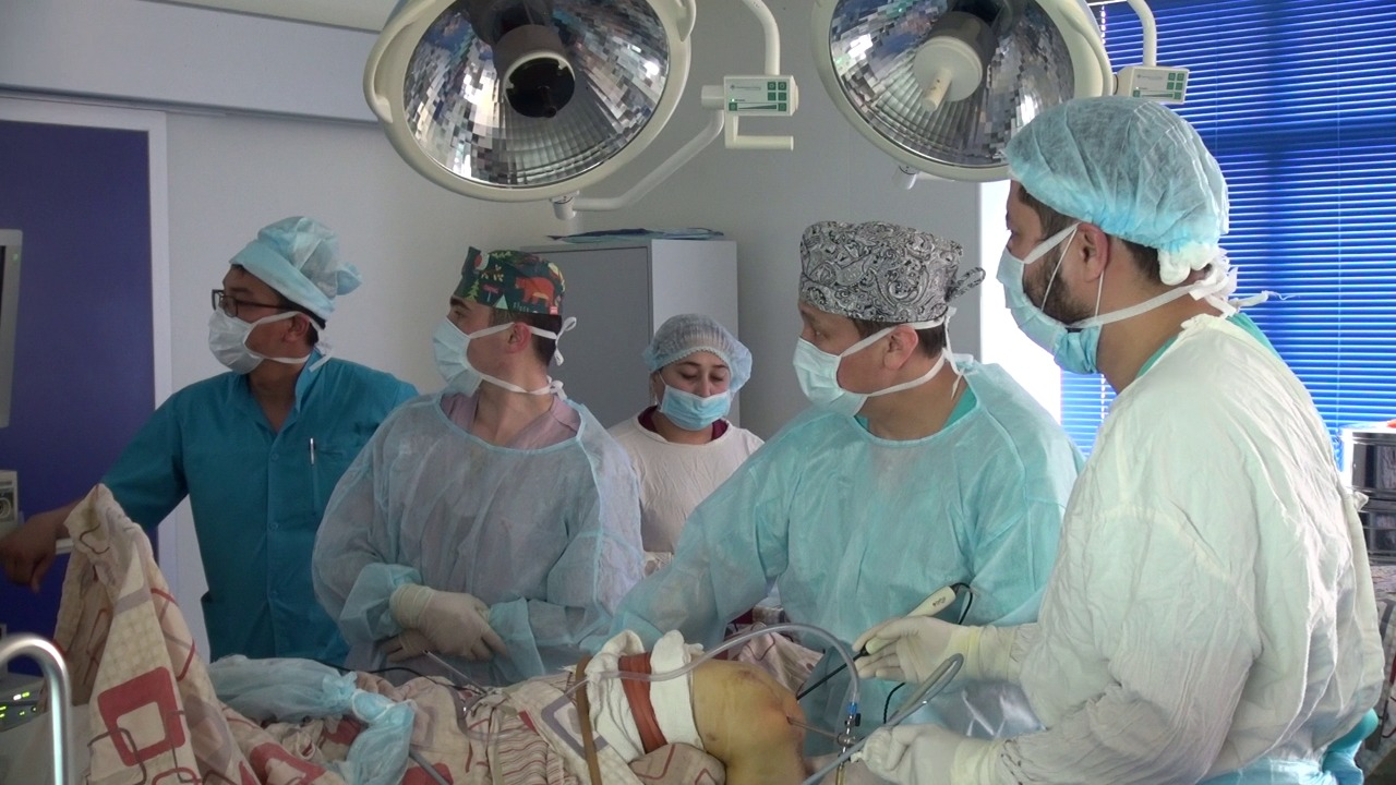 شىمكەنتتە بۋىن اۋرۋلارىنا پىشاقسىز وتا جاسالدى