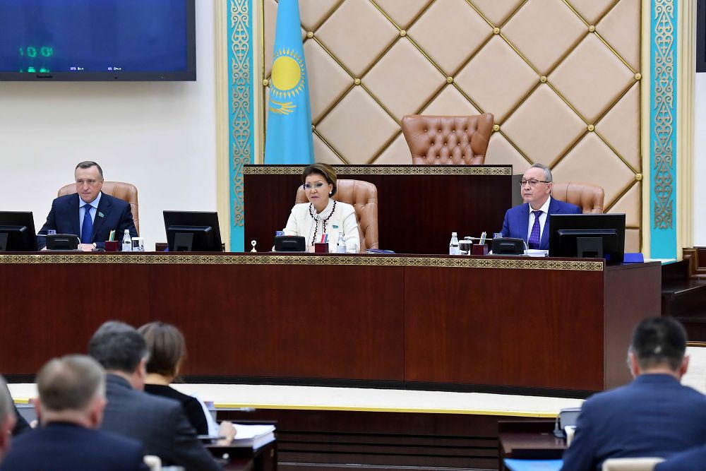 الەۋمەتتىك كومەكتى رەتتەيتىن زاڭدار قابىلداندى