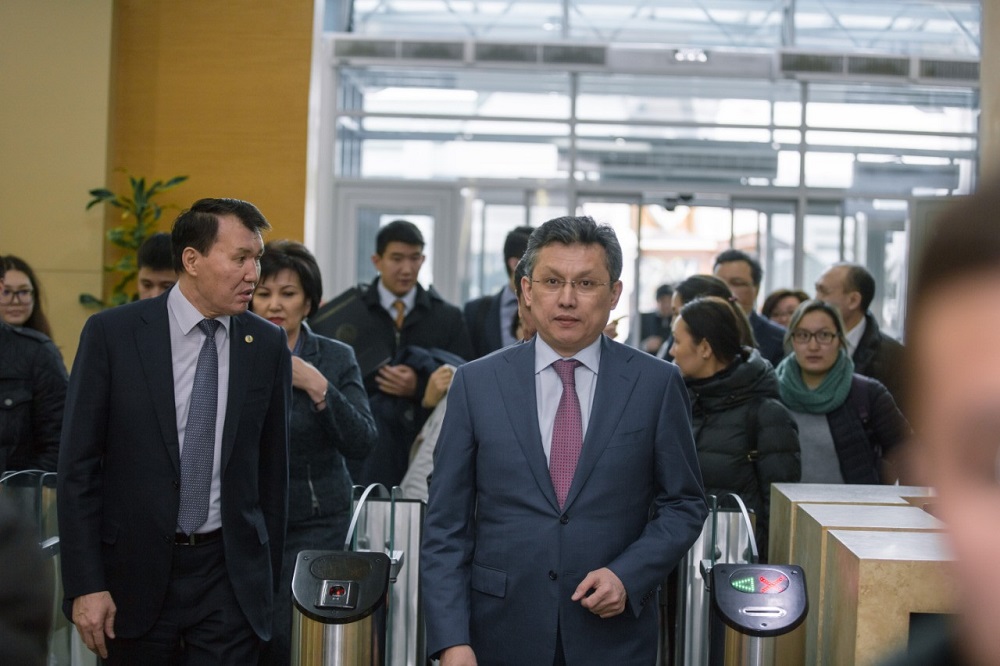 باقىت سۇلتانوۆ ساۋلەت, قالا قۇرىلىسى جانە جەر قاتىناستارى باسقارماسىنىڭ جاڭا كەڭسەسىمەن تانىستى