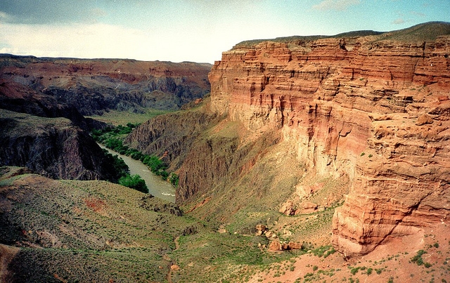 شارىن شاتقالىندا Park Canyon سالىنادى