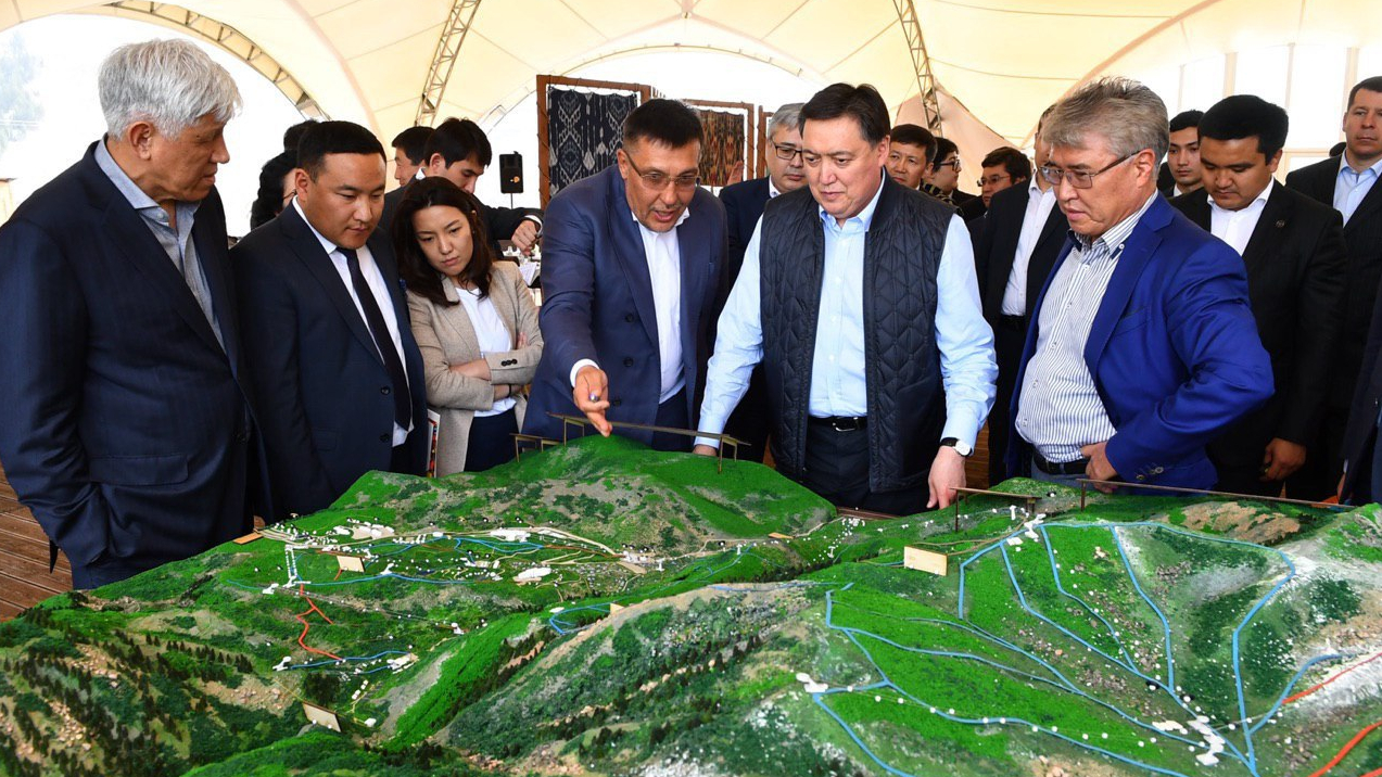 پرەمەر-مينيستر اسقار مامين جۇمىس ساپارىمەن الماتى قالاسىندا بولدى