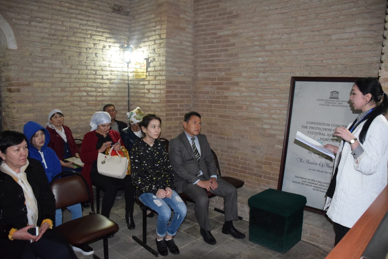 «ازىرەت سۇلتان» قورىق-مۋزەيىندە گيدتەر جيىنى ءوتتى