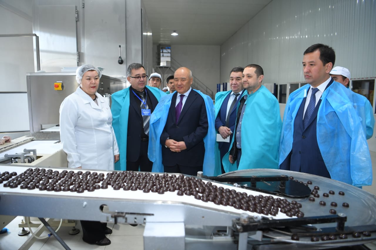 تۇركىستان: تولەبيدە 1100 توننا شوكولاد ءونىمى وندىرىلەدى