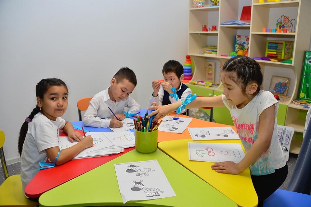 اتىراۋدا ينكليۋزيۆتى شىعارماشىلىق شەبەرحاناسى اشىلدى