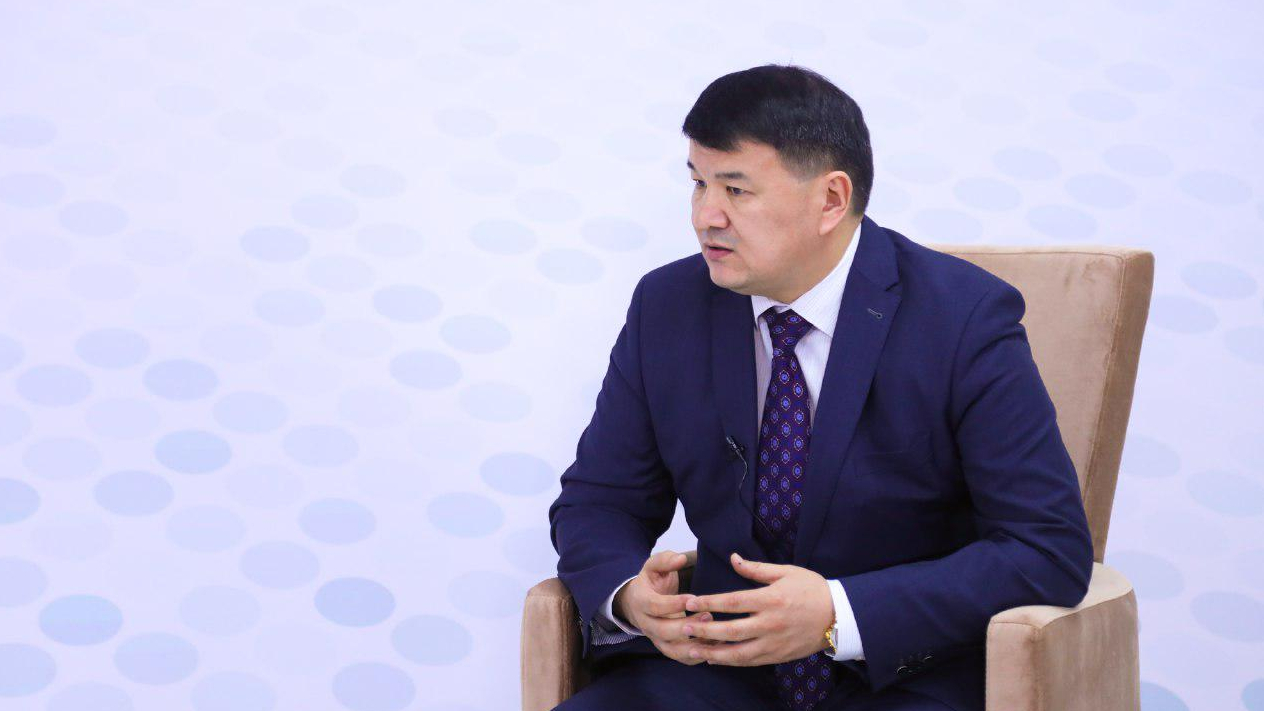 كوپ بالالى وتباسىلاردان شىققان وقۋشىلار تەگىن ىستىق تاماقپەن قامتىلادى