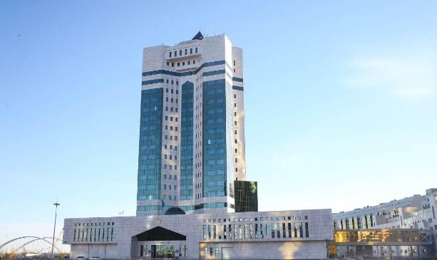 س. كونوۆالوۆ قوعامدىق دامۋ ۆيتسە-ءمينيسترى قىزمەتىنەن بوساتىلدى