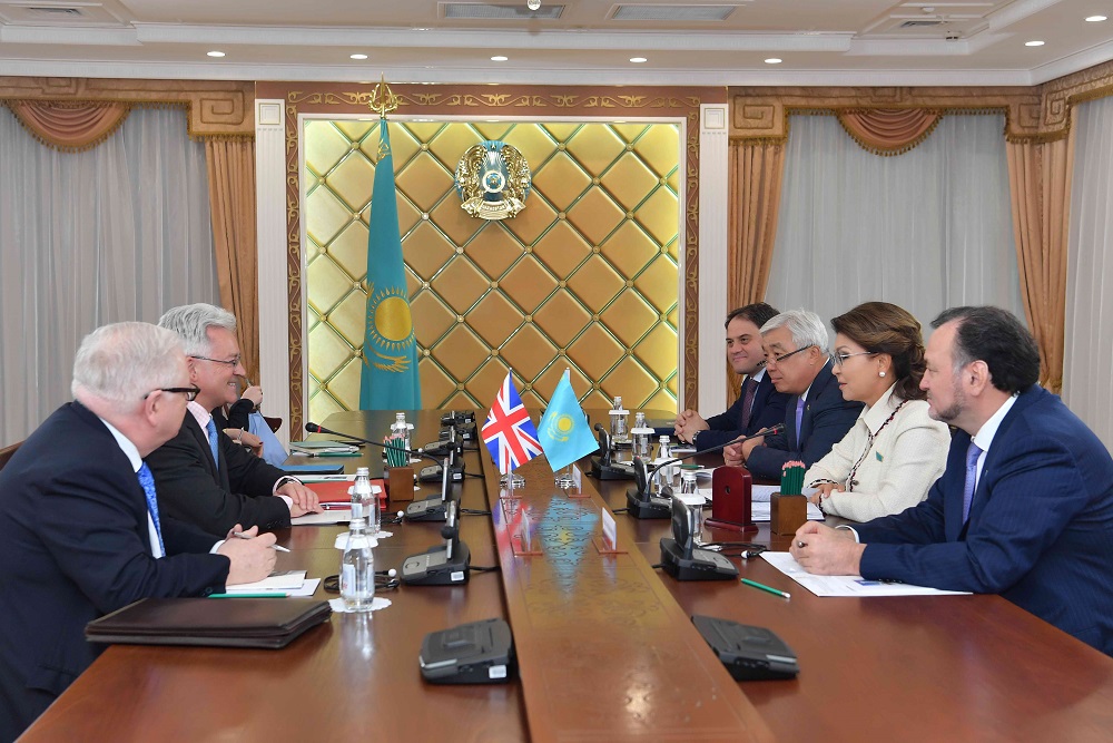 د.نازارباەۆا ەۋروپا جانە امەريكا ىستەرى جونىندەگى بريتاندىق مينيسترمەن كەزدەستى